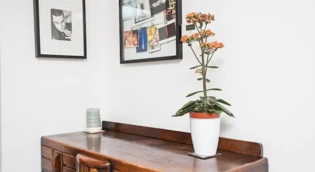 1 Bedroom Apartment Near Camberwell With Balcony