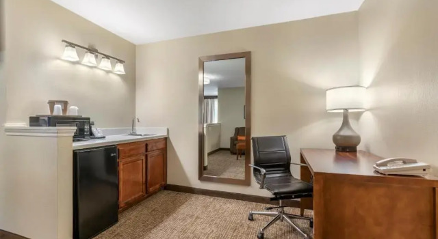 Номер Superior Comfort Suites Red Bluff near I-5