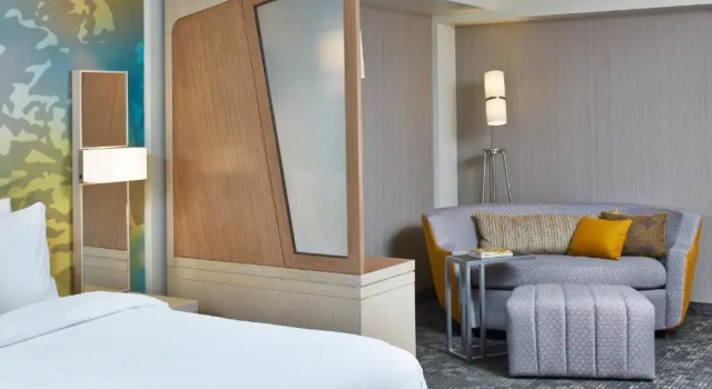 Люкс с видом на озеро Courtyard by Marriott Lake George