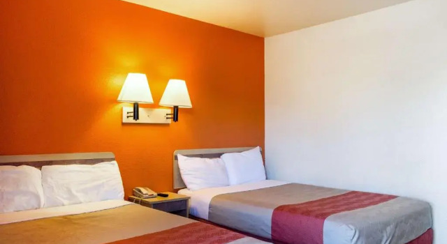 Четырёхместный номер Standard Motel 6-Mojave, CA