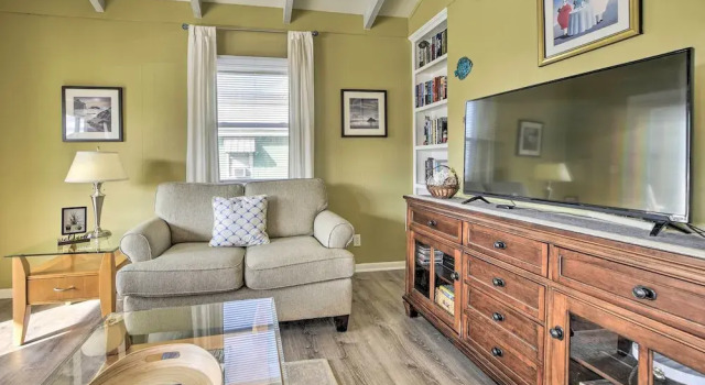 Holden Beach Family Abode - Steps to Ocean!, Забронировать Дом для отпуска Холден-Бич Северная Каролина