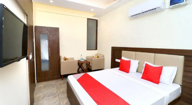 Hotel Jeevak by OYO Rooms, Book Hotel Sahibzada Ajit Singh Nagar Punjab