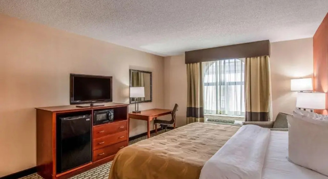 Номер Standard Country Inn & Suites by Radisson, Muskegon, MI