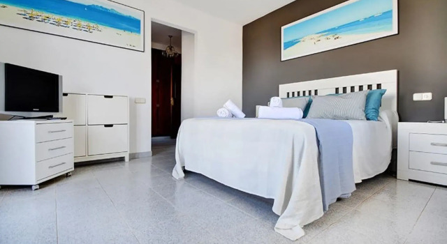 104197 Villa In Santa Ponsa, Book Villa 3-Star Hotels in Santa Ponsa, 3*
