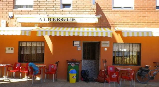 Albergue Turistico La Torre, Rezervasyon Otel Valdefresno İspanya