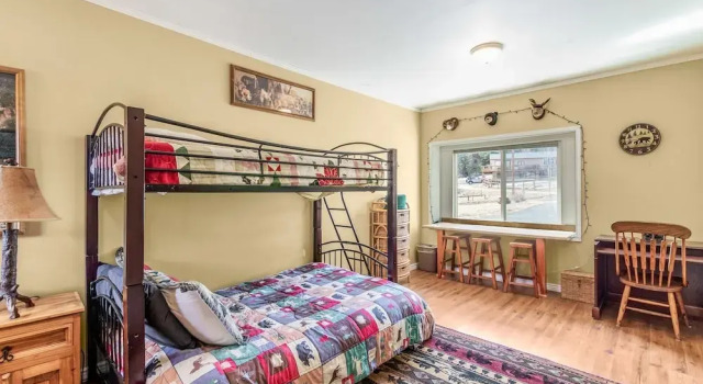 3 Elk - 4 Br Home, Забронировать Дом для отпуска Отели Эстес-Парк с парковкой, Парковка