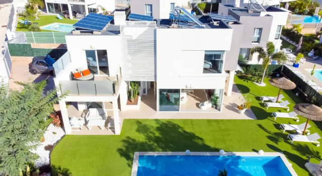 Вилла Deluxe VILLA OASIS Buddha Garden by Sunkeyrents