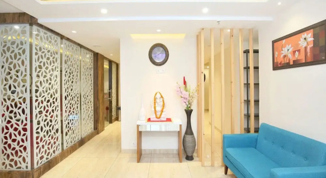 OYO 14225 Bahl Regency, Rezerwuj Hotel Panchkula Delhi