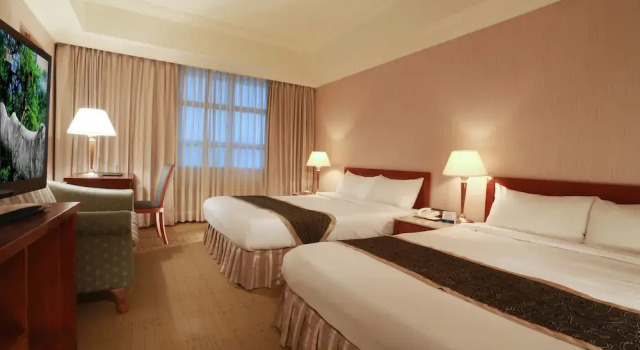 Четырёхместный семейный номер Standard Grand Boss Hotel