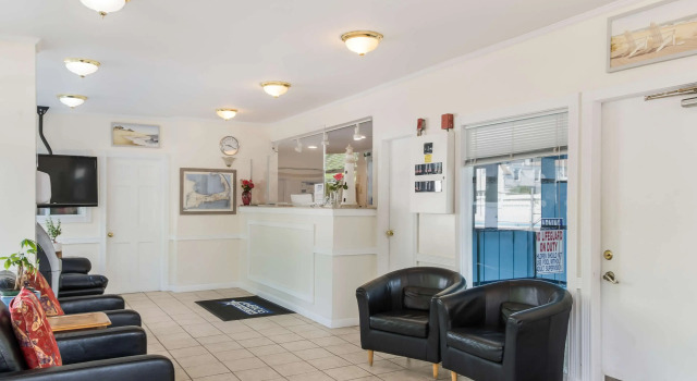 Americas Best Value Inn Hyannis, Забронировать Отель Хайаннис Полуостров Кейп-Код