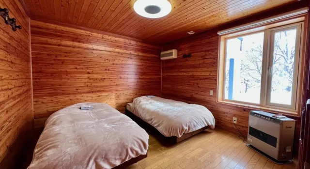 Yellow House by Lake Toya, Buchen Sie Ferienhaus Cottages in Hokkaido, Cottage