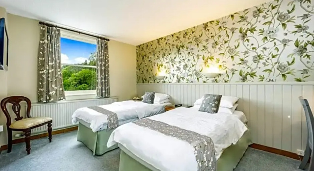 Трёхместный семейный номер Standard Best Western Limpley Stoke Hotel