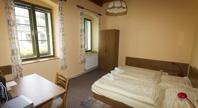 Pension Hubert, Book Hotel Hoteller i Jizera Mountains med parkering, Parkering