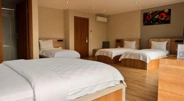 Одноместный номер Standard с балконом и с видом на город Inn Port Hotel