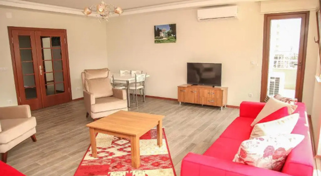 Royal Inn Seza Residence