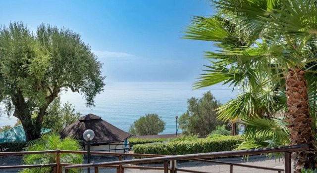 Апартаменты Baia del Silenzio Resort in Napels