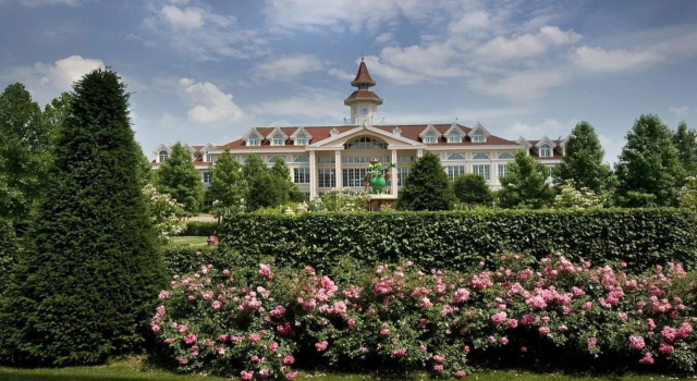 Gardaland Hotel, Забронировать Отель Кастельнуово-дель-Гарда Garda Veneto, рядом с Парк развлечений «Гардаленд»