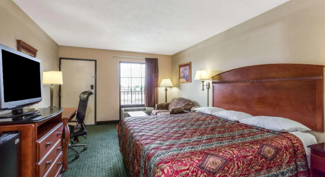 Двухместный номер Standard Days Inn by Wyndham Camp Springs Andrews AFB
