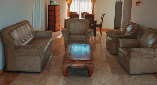 RS VILLAS - Three bedrooms share apartment with private room and free WIFI and 100mts to the beach and ac and 100mts to bus stop and pool, Rezervovat Apartmán Flic-en-Flac Mauritius West Coast
