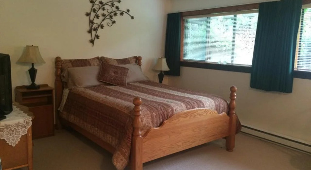 Strathcona Street Bed and Breakfast, Rezervovat Hotel Hotely v Vancouver island s bazénem, Bazén