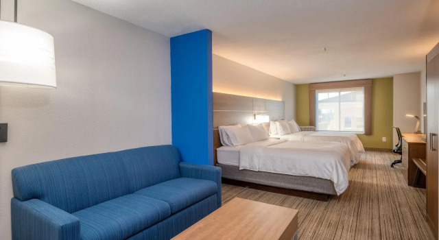 Двухместный люкс Holiday Inn Express Hotel & Suites Greenville by IHG