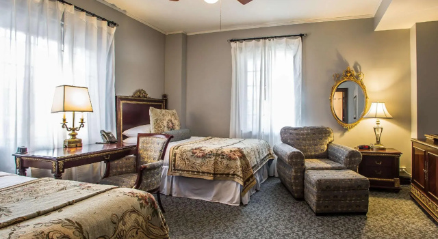Четырёхместный номер Standard The Margarita European Inn