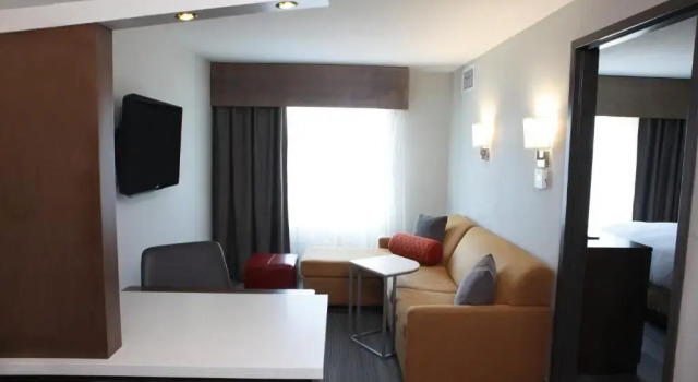 Двухместный люкс c 1 комнатой DoubleTree by Hilton West Fargo Sanford Medical Center Area