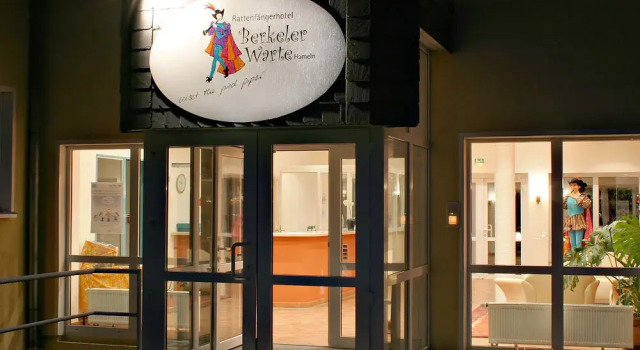 Rattenfanger Hotel Berkeler Warte, Забронировать Отель Отели Weser Uplands 3 звезды, 3*