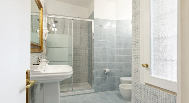 Четырёхместный семейный номер Standard Canova Rooms in Spanish Steps