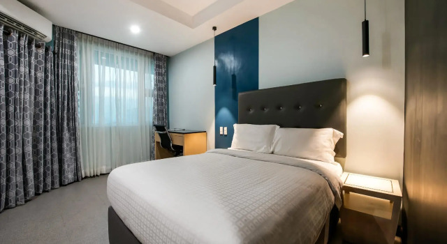 Двухместный номер Standard Bay Area Suites Manila