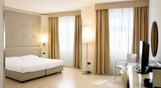 Трёхместный номер Mediterraneo Palace Hotel