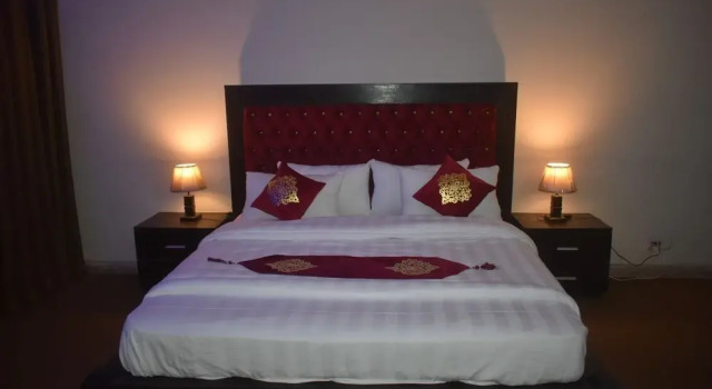 Fortress Star Hotel, Rezervasyon Otel Lahor Pakistan, Fortress Square yakınında
