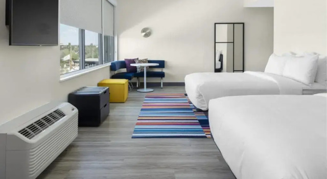 Четырёхместный номер Standard Aloft Glendale at Westgate