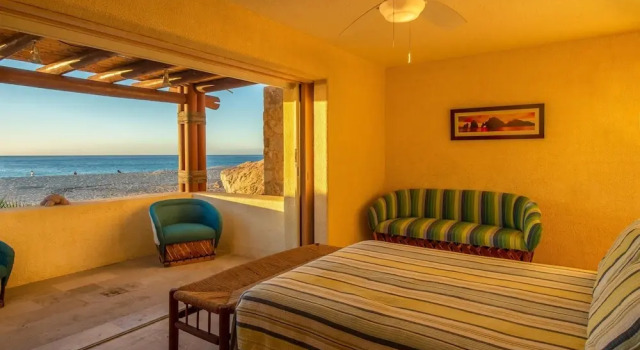 6 Bedroom Beachfront From $1600 per Night: Villa de la Playa, Забронировать Вилла Отели Южной Нижней Калифорнии с парковкой, Парковка