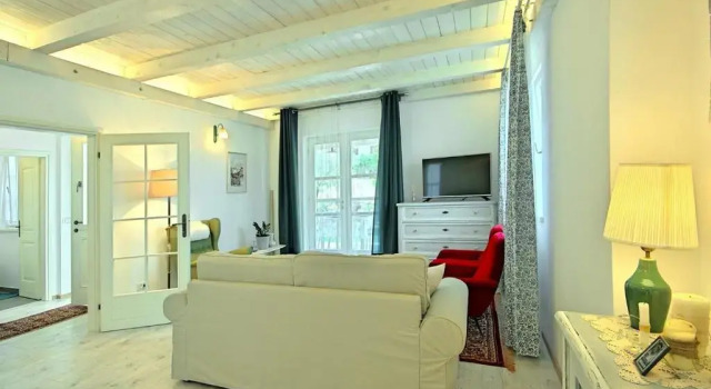 Villa GF25, Забронировать Вилла Отели в центре Вишнян, в центре