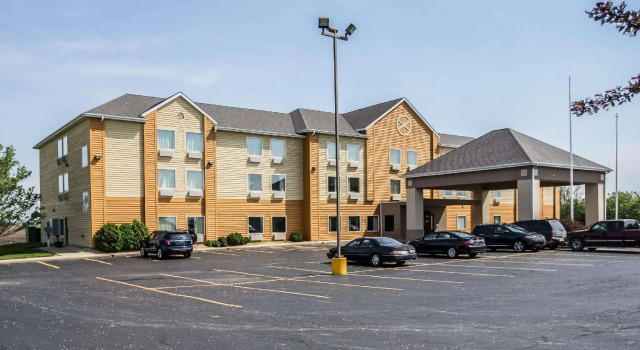 Номер Standard Quality Inn & Suites Mendota near I-39
