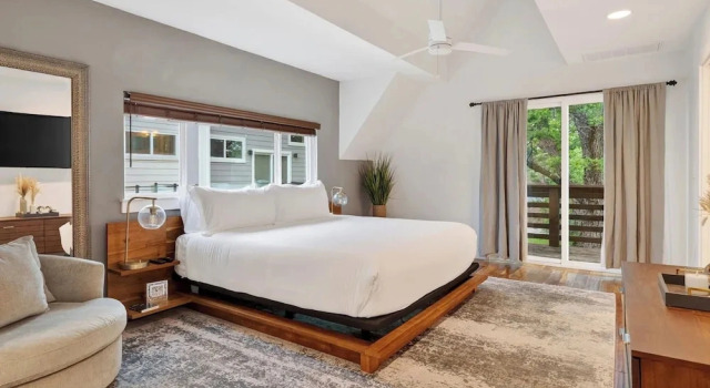 Govalle Glow by Avantstay East Austin Retreat Firepit Near Downtown + Nightlife, Book Feriehus Austin Greater Austin