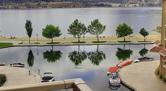 Апартаменты c 1 комнатой с видом на озеро Sunset Waterfront Resort by Discover Kelowna Resort Accommodations