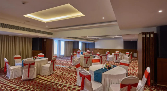 Grand Continent Mahabalipuram A Sarovar Premiere Affiliate Hotel, Забронировать Отель Отели штата Тамилнада с бассейном, Бассейн
