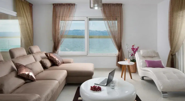 Apartments Malibu Royal
