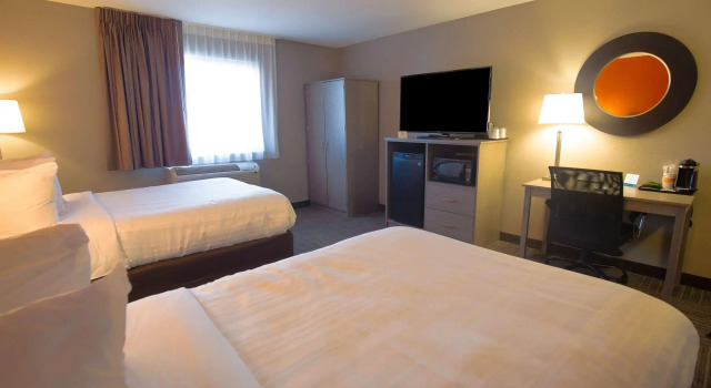 Четырёхместный номер Standard Quality Inn & Suites Hammond Near I-8090