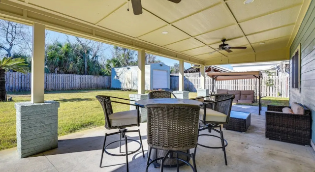 Коттедж Walk to Gulf: Tranquil Home w/ Yard in Pcb!