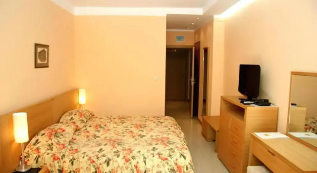 Номер Standard Oasis Park Hotel