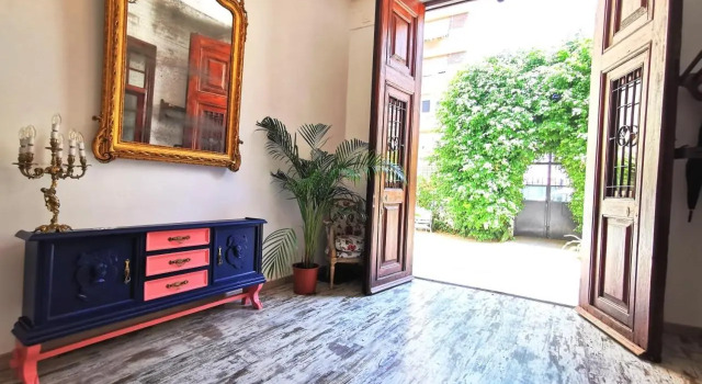 Portrait Boutique Guesthouse, Забронировать Бутик-отель Каминс-аль-Грау 