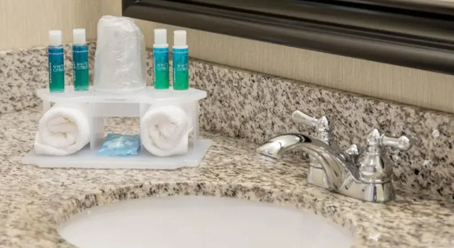 Run of House Holiday Inn Express - Neptune by IHG