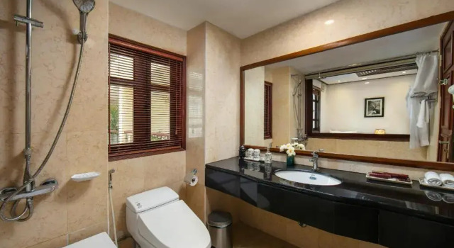 Двухместный номер Standard Hanoi Nostalgia Hotel & Spa