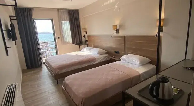 Трёхместный номер Standard с видом на море Şenyıldız Hotel