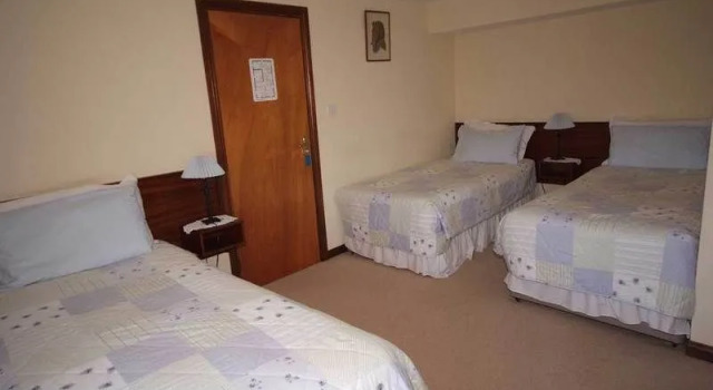 River Valley Farmhouse, Rezervați Hotel Killarney 
