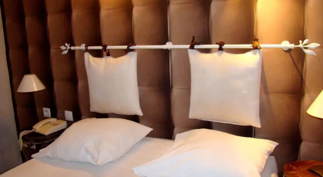 Трёхместный номер Standard c 1 комнатой Logis Hôtel Restaurant Le Castel Fleuri