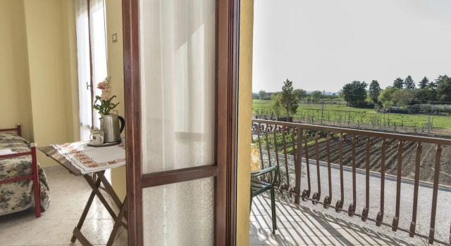 Четырёхместный номер Standard с балконом Camere Mariella